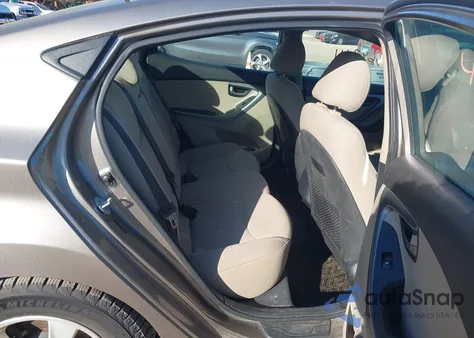 2014 Hyundai Elantra Se z USA, uszkodzony, nr VIN 5NPDH4AE9EH526584